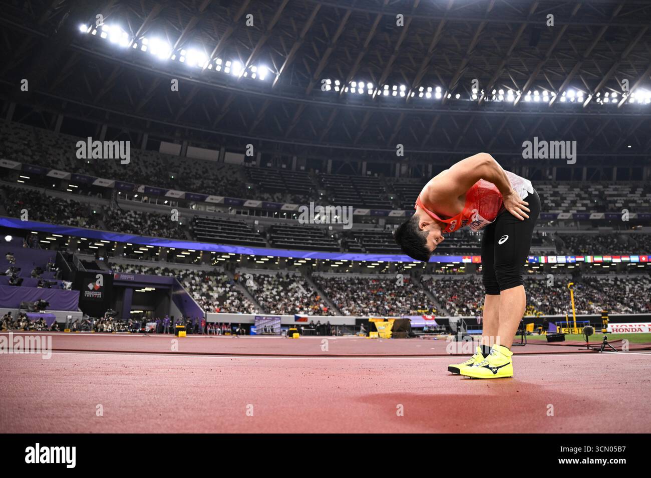 Roderick Deane Roderick Genki Dean of Japan bows to the crowd after finishing 16th in ...