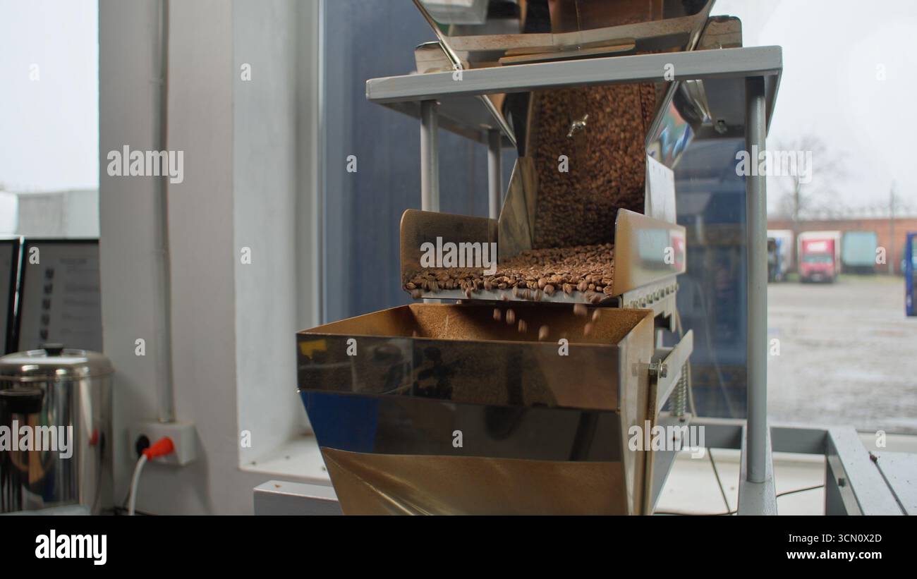 Grains fall from container hi-res stock photography and images - Alamy