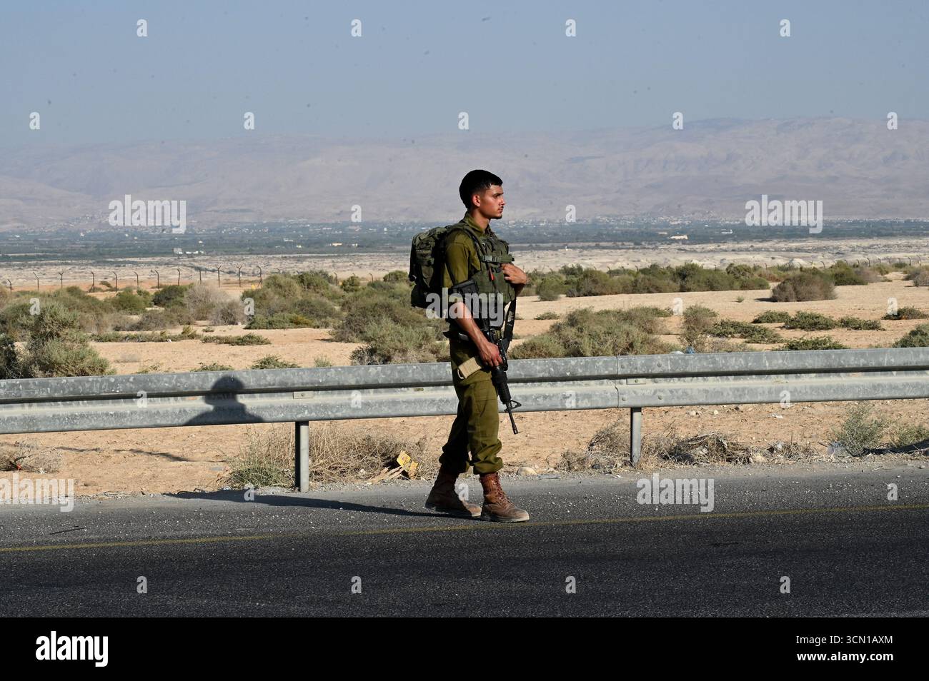 Allenby Bridge Crossing, West Bank. 18th Sep, 2025. An Israeli soldier ...
