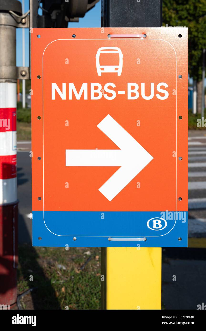Replacement bus arrow hi-res stock photography and images - Alamy