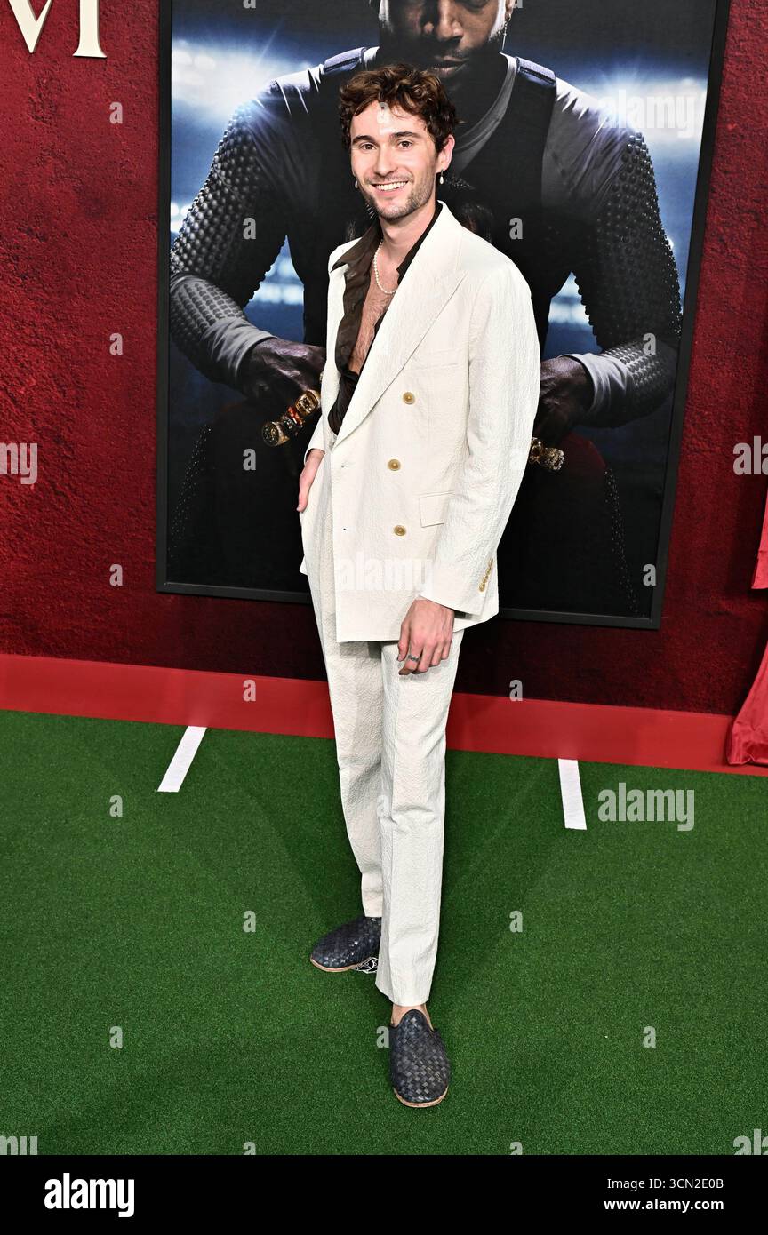Bryce Dylan bei der Premiere des Kinofilms Him - Der Größte aller ...