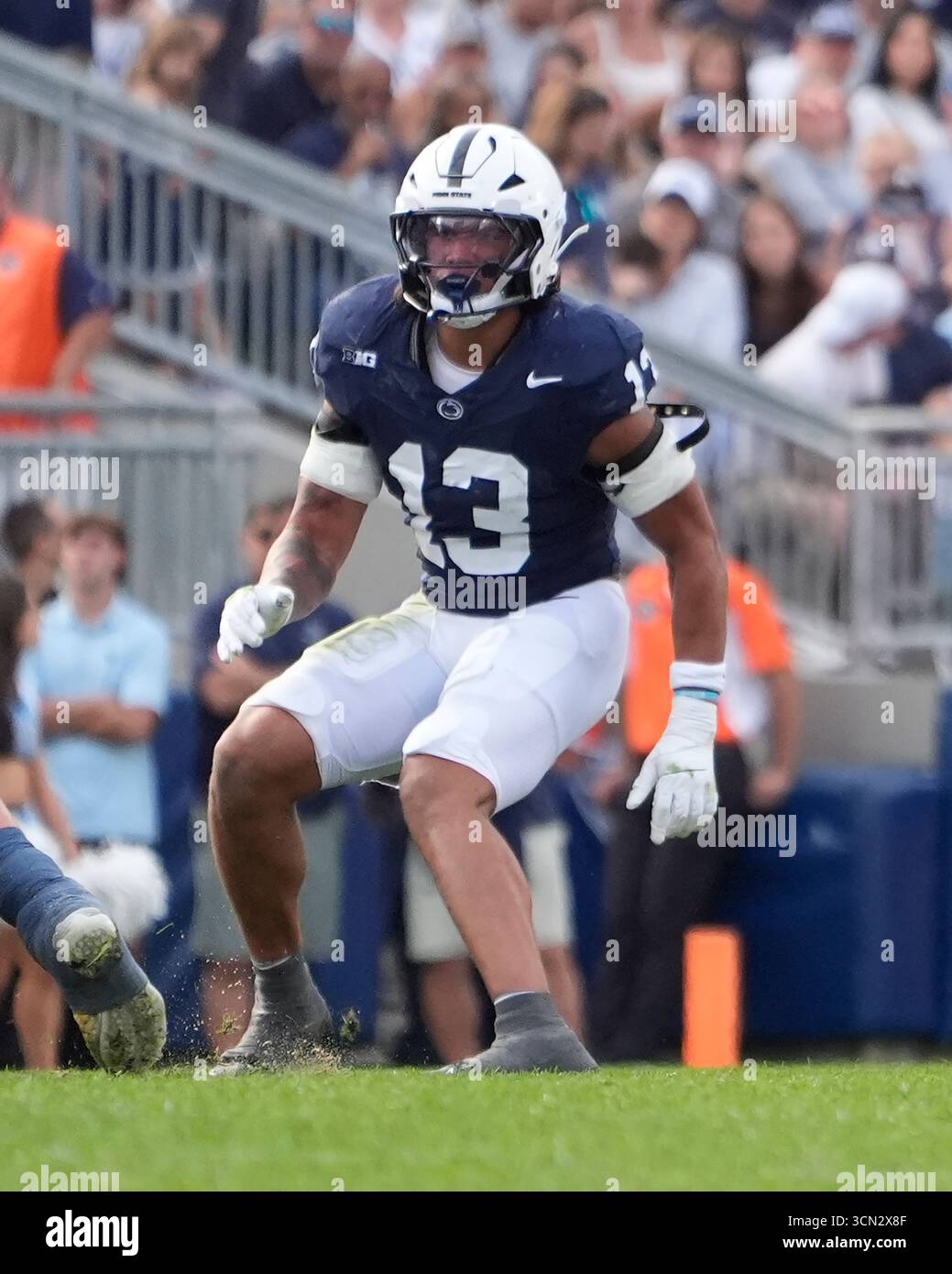 UNIVERSITY PARK, PA - SEPTEMBER 13: Penn State Nittany Lions Linebacker ...