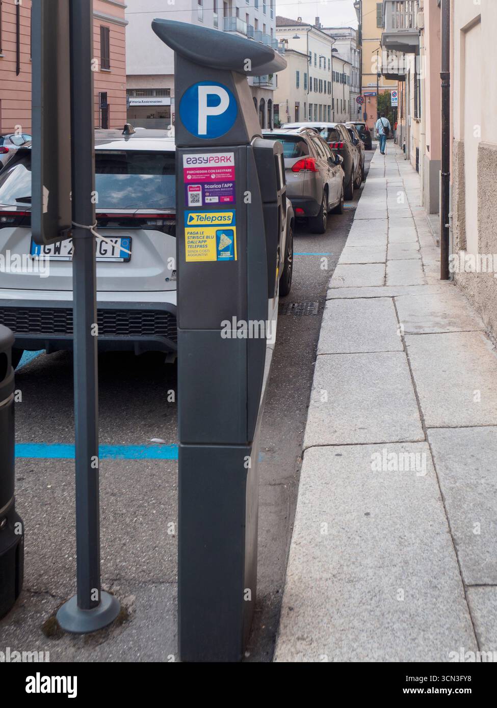Cremona, Italy September 16th 2025 Easypark parking meter standing on ...