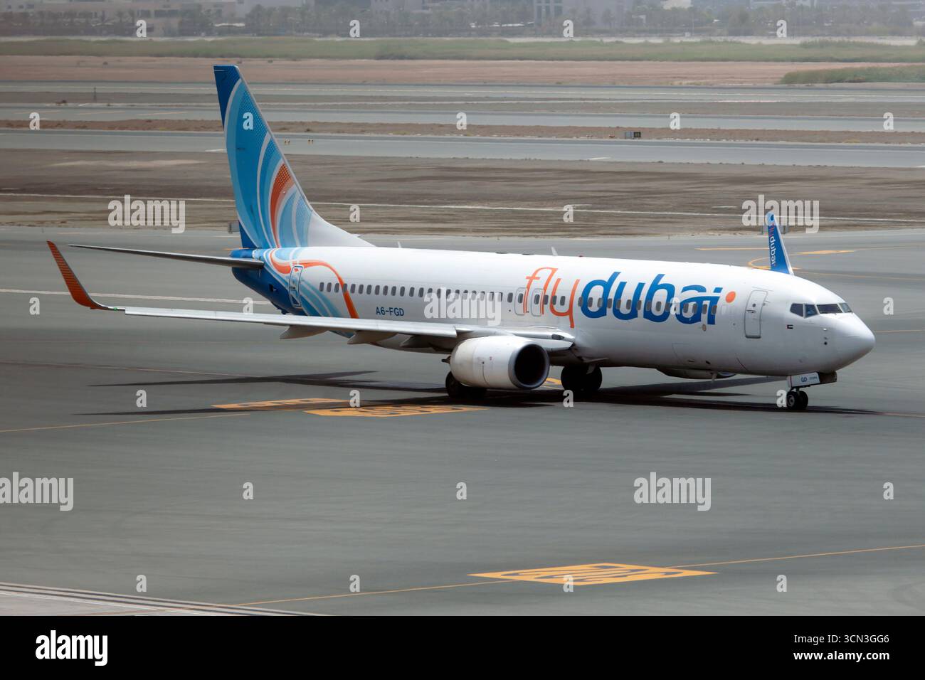 Flydubai boeing hi-res stock photography and images - Alamy