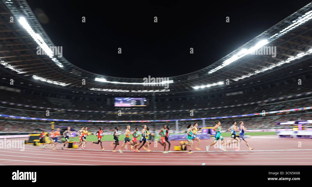 Tokyo, Japan. 19th Sep, 2025. Athletes compete during the men's 5000m heat at the 2025 World Athletics Championships in Tokyo, Japan, Sept. 19, 2025. Credit: Li Gang/Xinhua/Alamy Live News Stock Photo