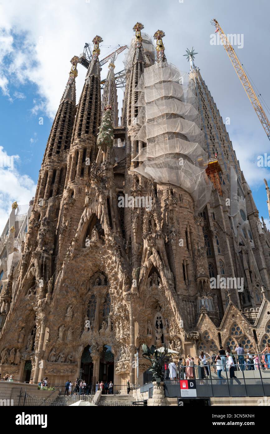 Close-up view of the Sagrada Família basilica in Barcelona, Spain ...
