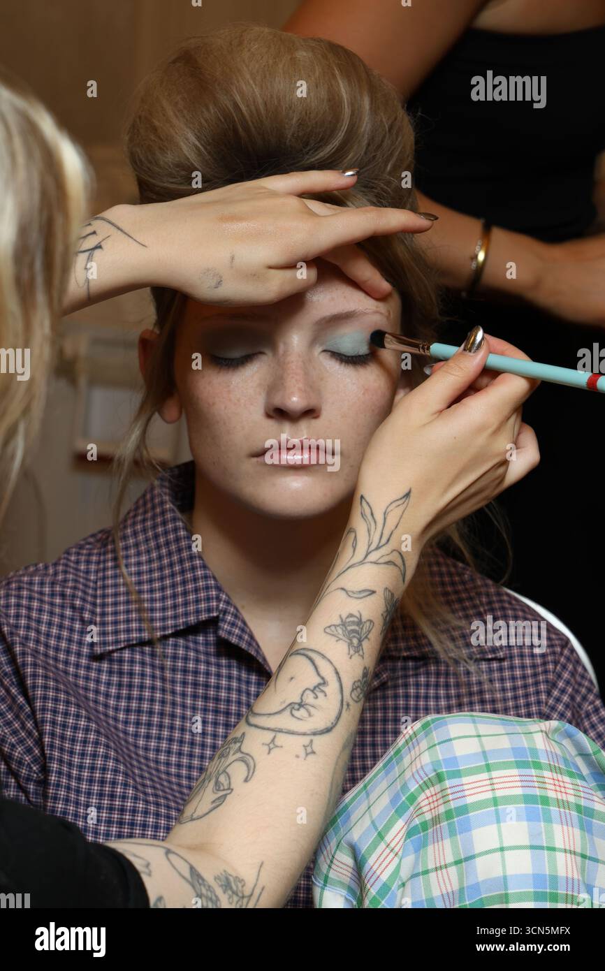Paul Costelloe Spring/Summer 2026 backstage at London Fashion Week on ...
