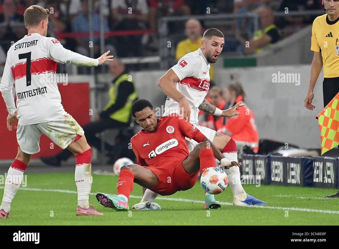 Lars RITZKA (St. Pauli), action, duels against Josha VAGNOMAN (VFB ...