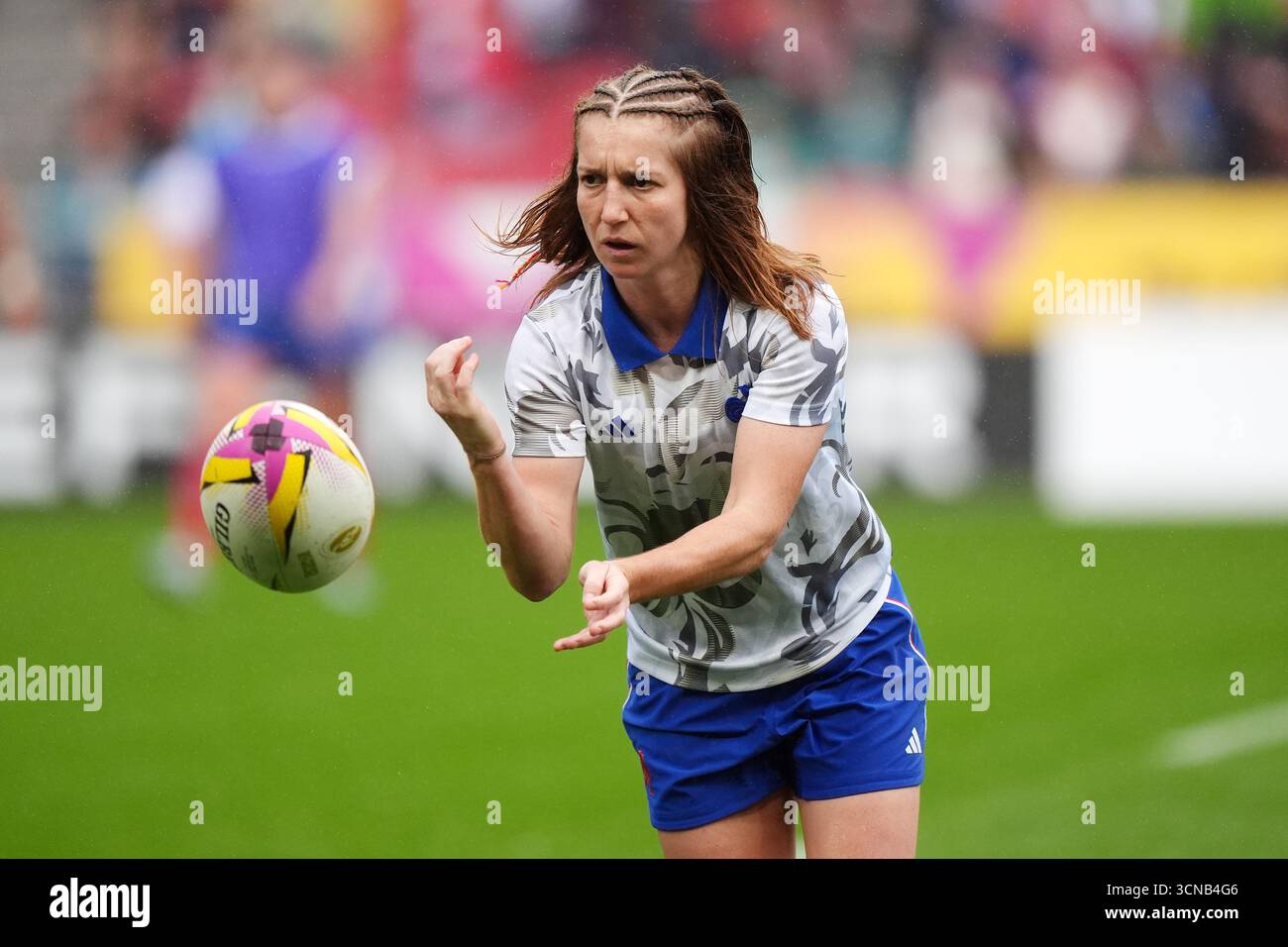 france-s-pauline-bourdon-sansus-warms-up-ahead-of-the-women-s-rugby