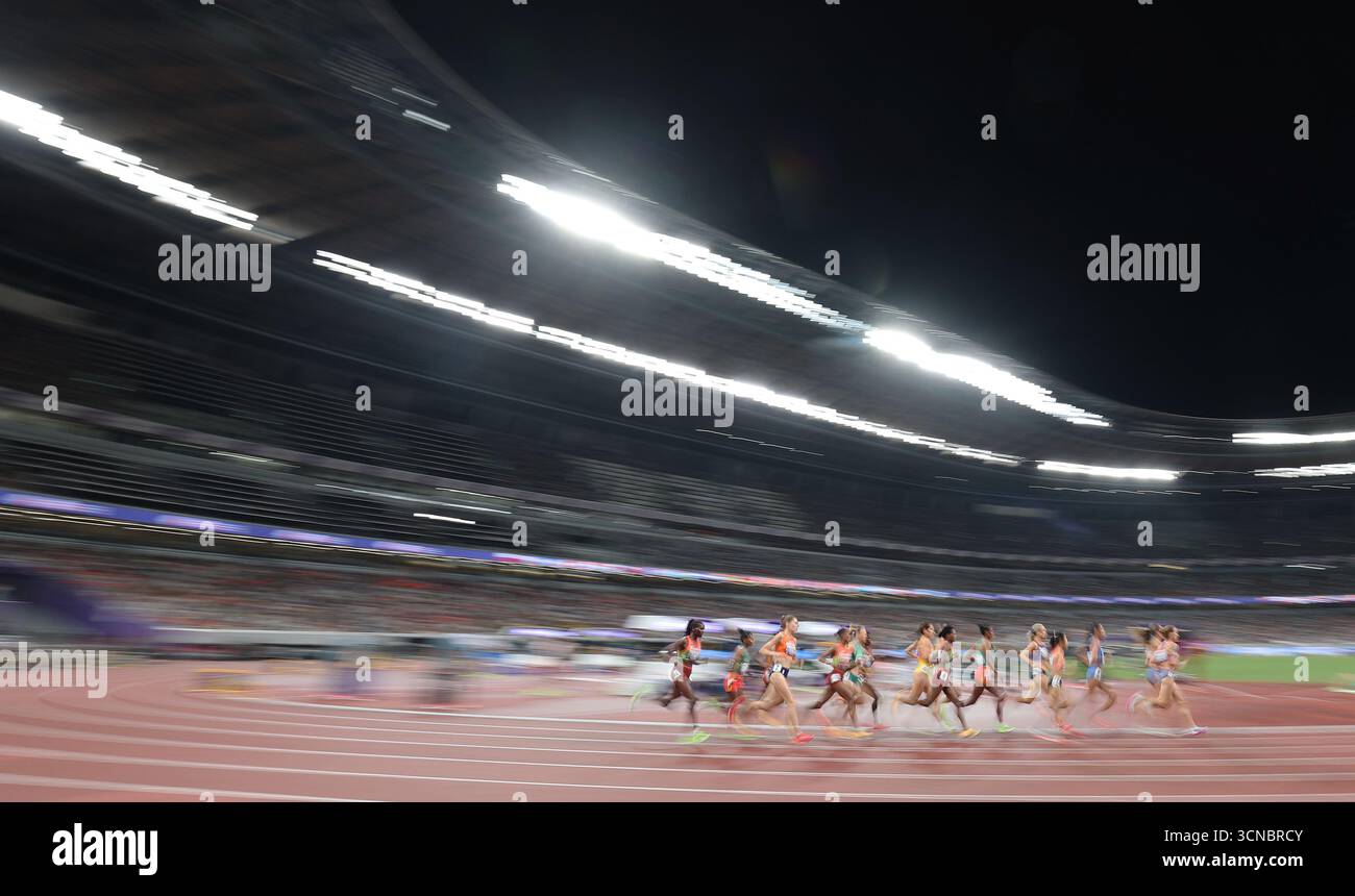 Tokyo, Japan. 20th Sep, 2025. Players compete during the women's 5000m final at the 2025 World Athletics Championships in Tokyo, Japan, Sept. 20, 2025. Credit: Li Gang/Xinhua/Alamy Live News Stock Photo