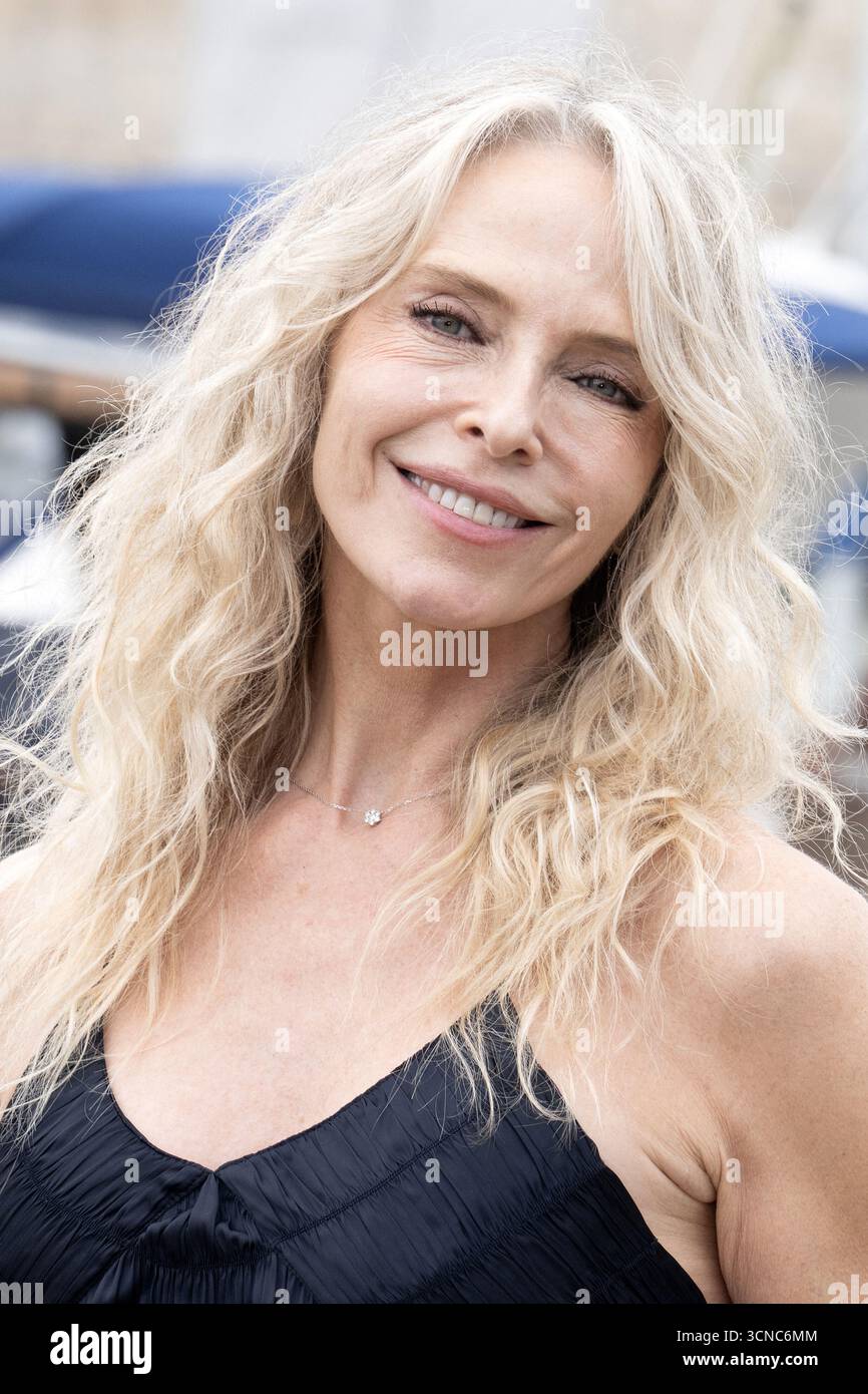 Tonya Rochelle Tonya Kinzinger attends the Un si grand soleil photocall during the ...