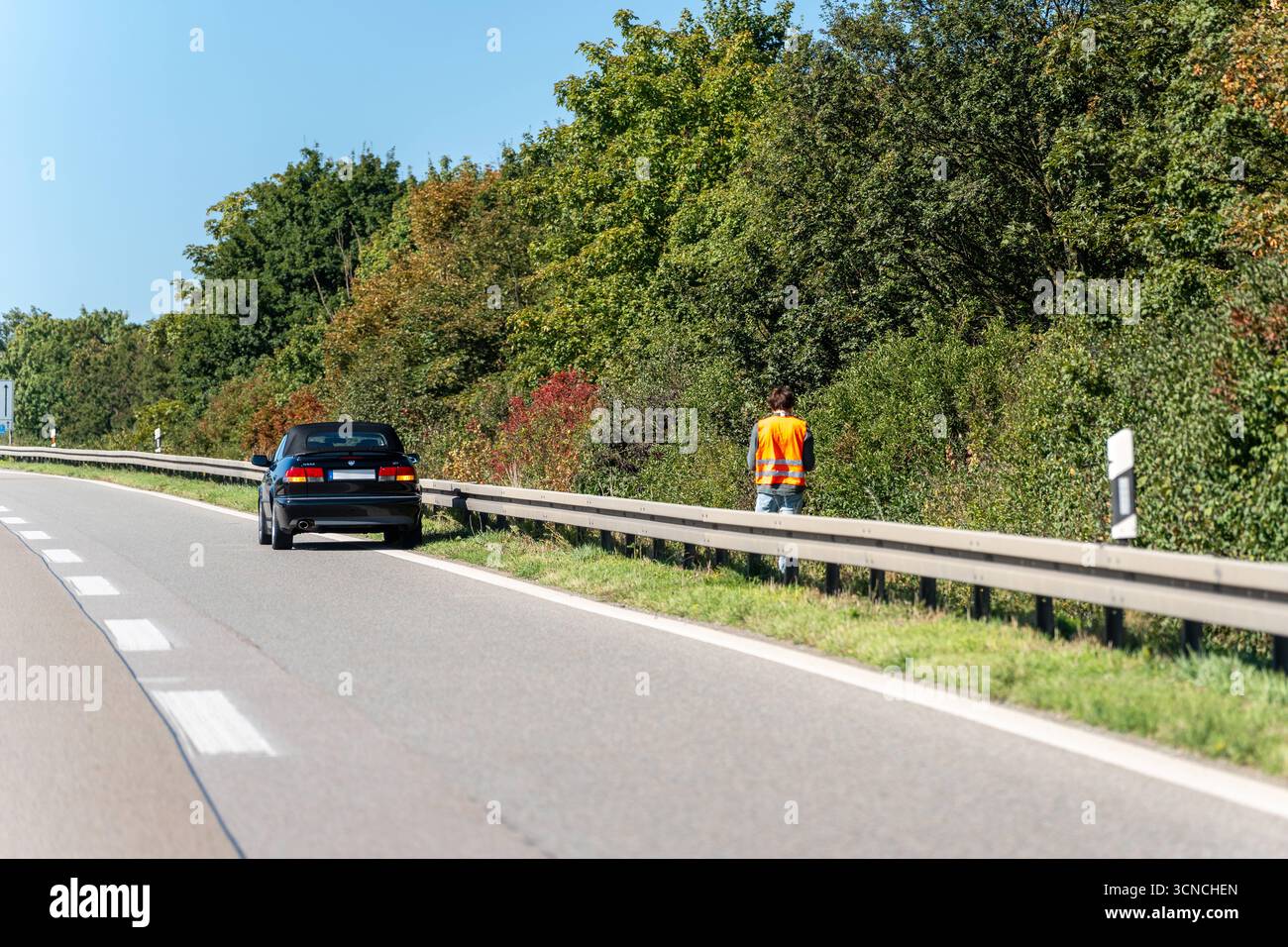 Ihr Pkw Steht Am Fahrbahnrand
