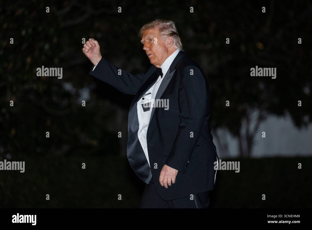 US President Donald Trump returns to the White House from a private ...