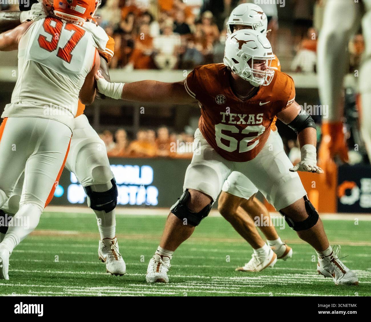 Sept 20, 2025. Connor Robertson (62) of the Texas Longhorns in action