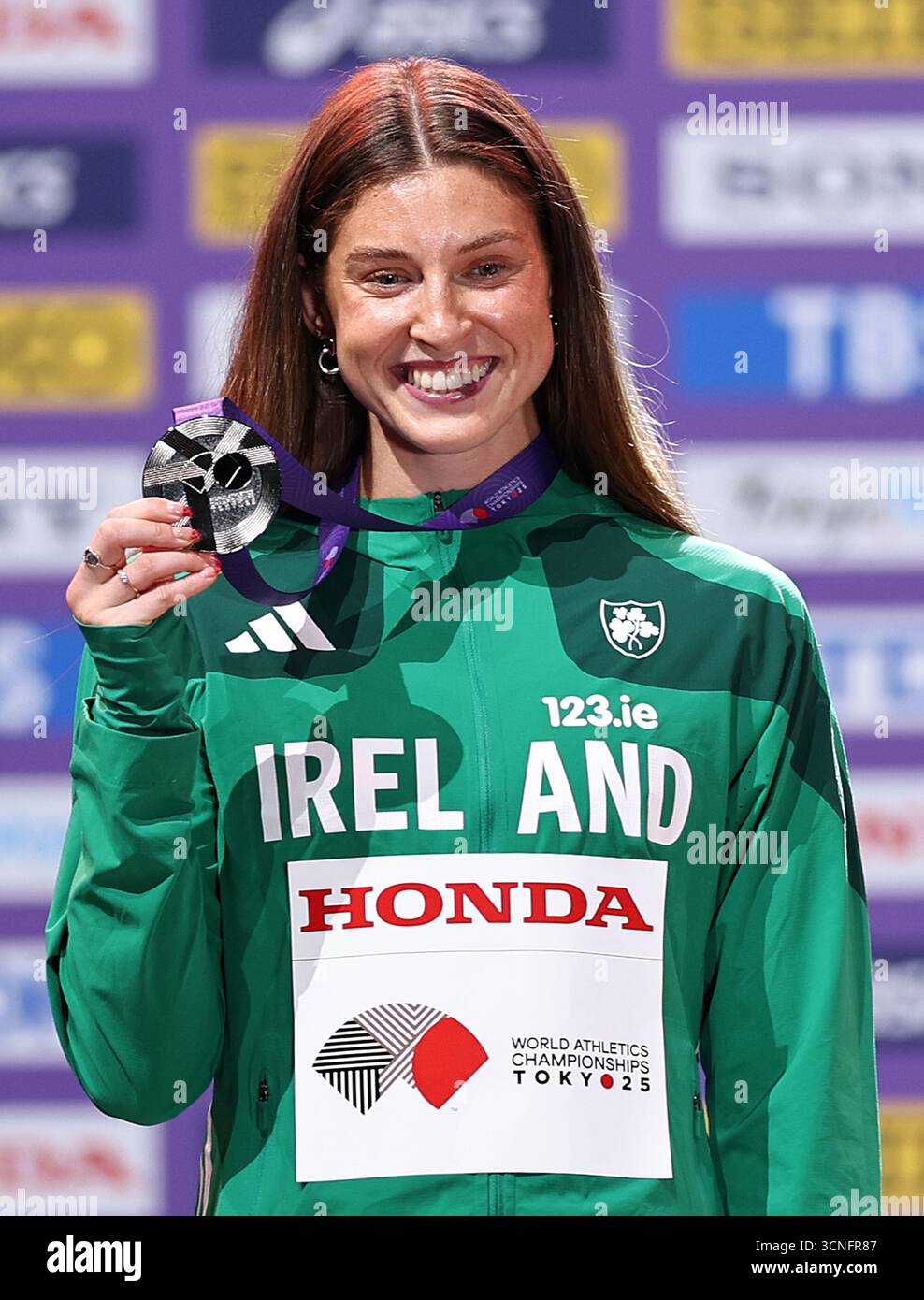 (250921) -- TOKYO, Sept. 21, 2025 (Xinhua) -- Silver medalist Kate O ...