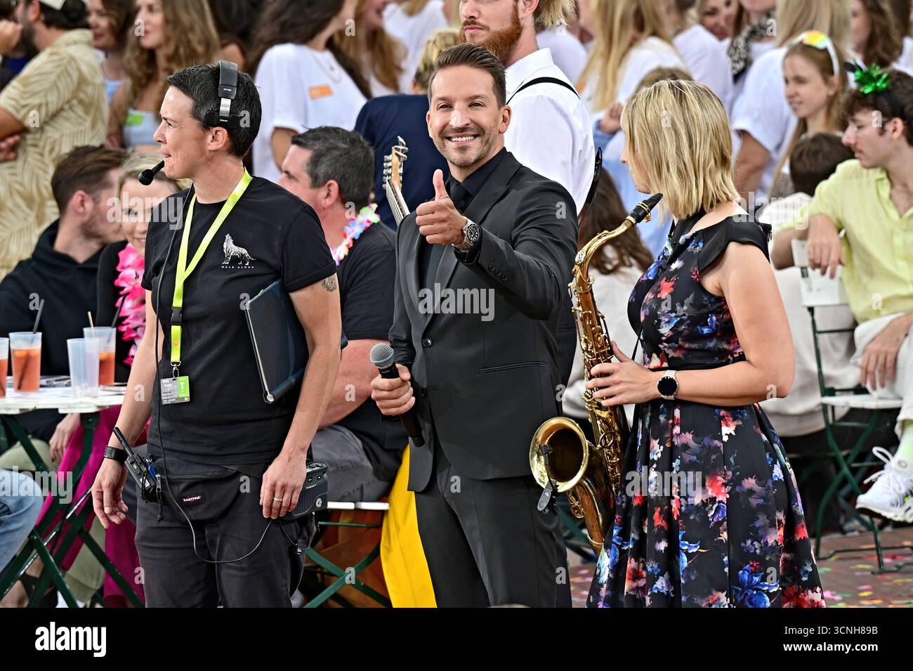 ZDF Fernsehgarten S nger Tom Marks W hrend Der ZDF 