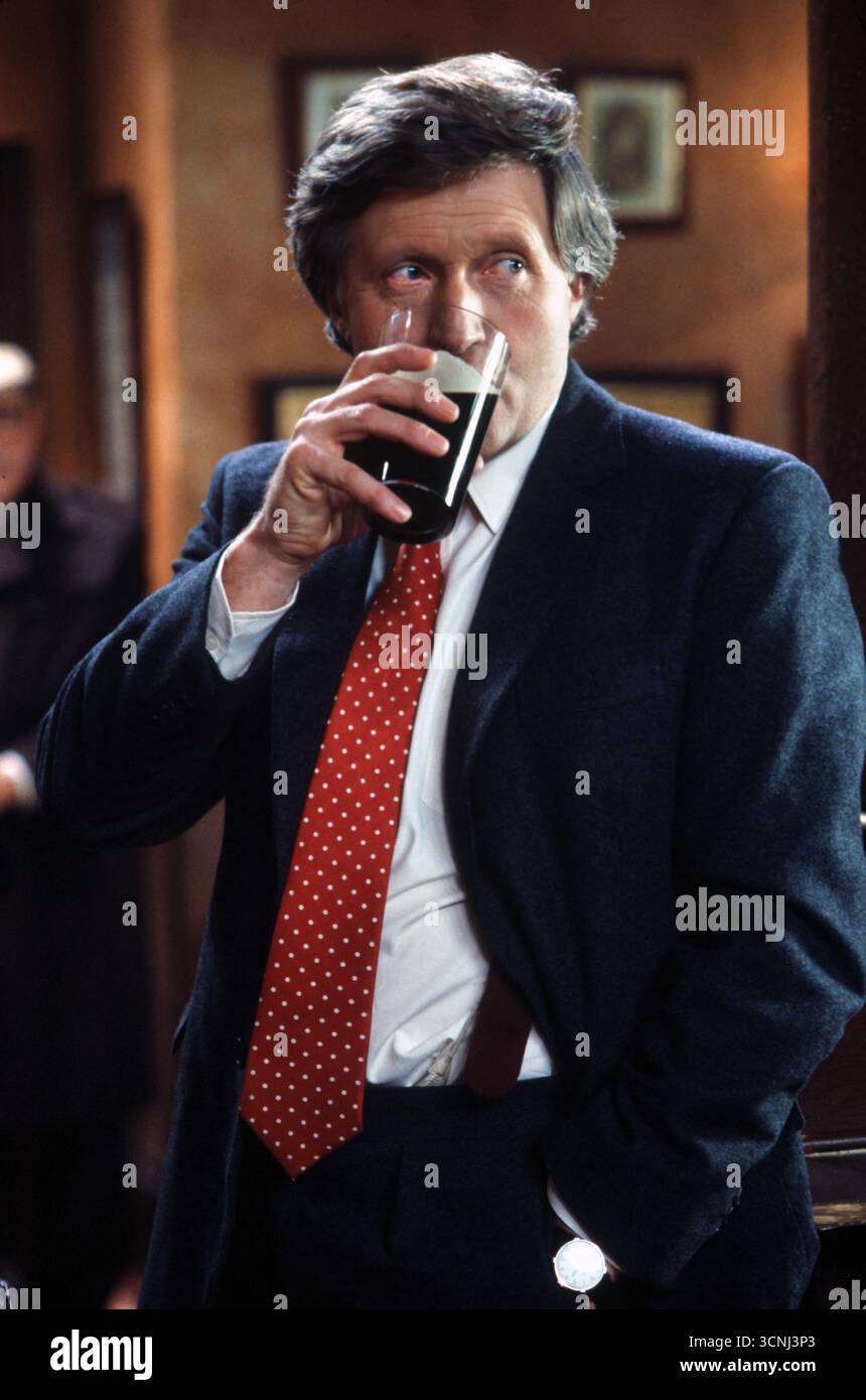 David dimbleby hi-res stock photography and images - Alamy