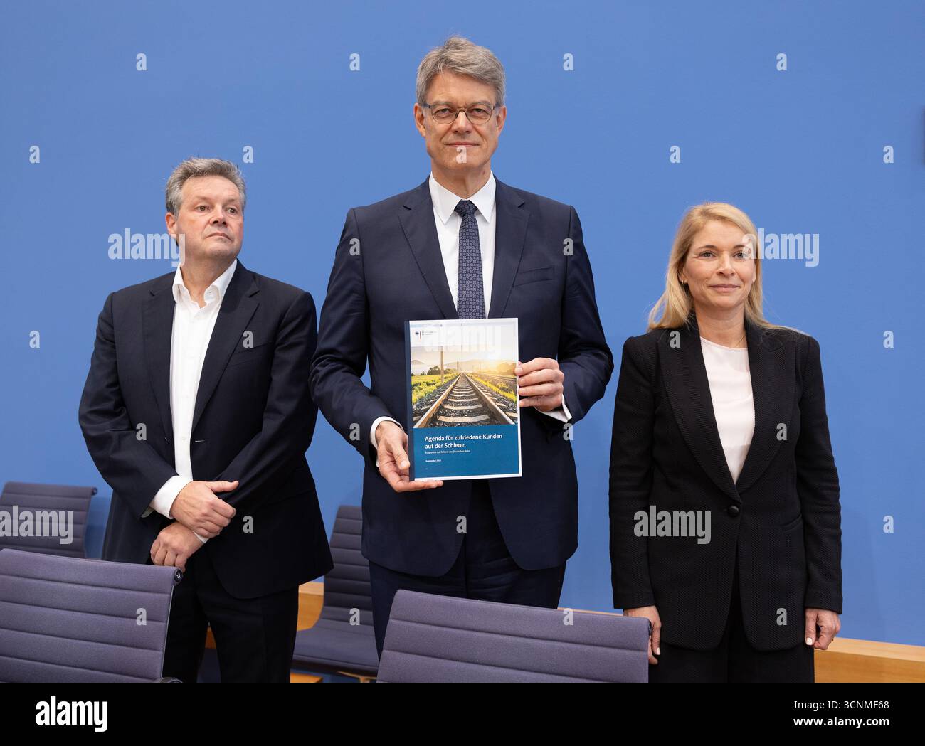 dpatop - 22 September 2025, Berlin: Federal Transport Minister Patrick ...