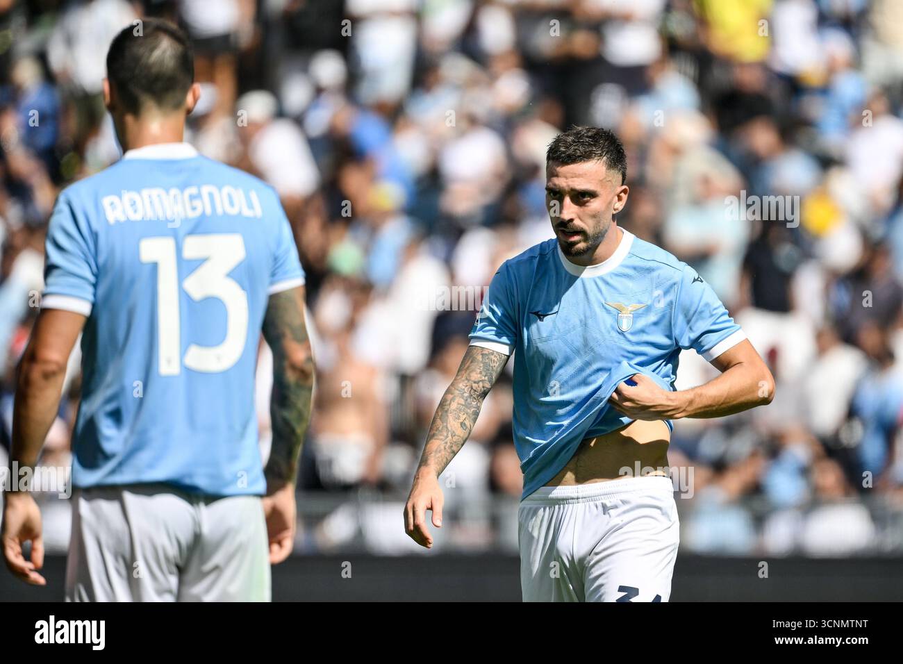 Andrea l r hi-res stock photography and images - Page 5 - Alamy, image size:1300x956