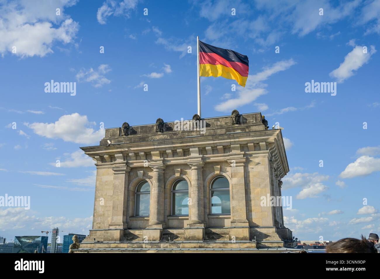 Nationalflagge, Schwarz Rot Gold, Reichstagsgebäude, Mitte, Berlin, Deutschland Stock Photo