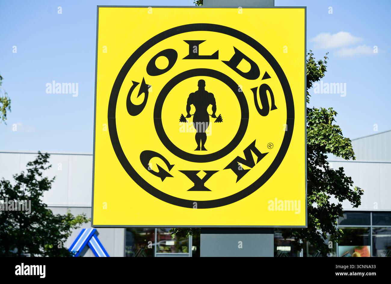 Golds gym logo hi-res stock photography and images - Alamy
