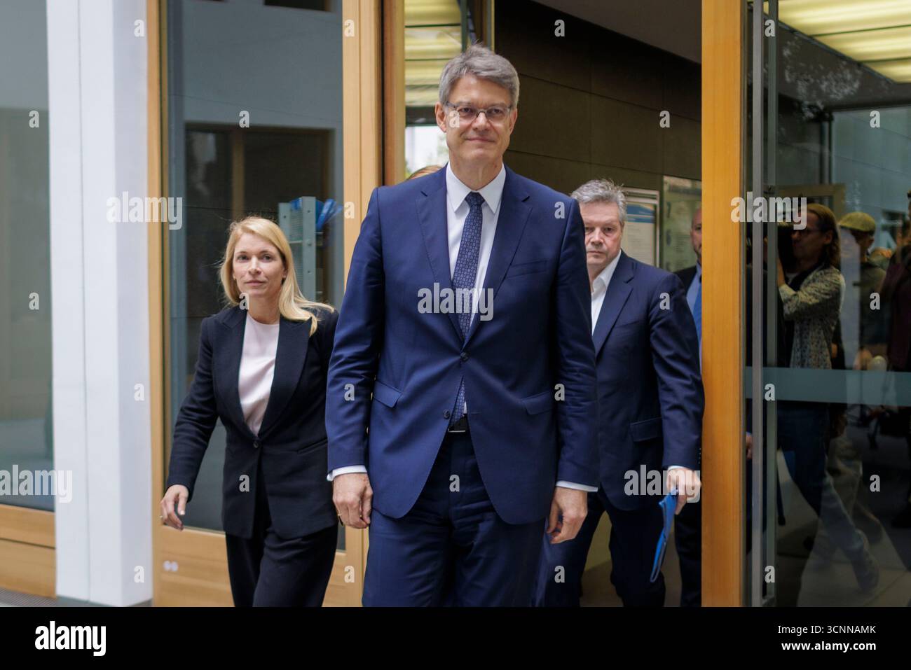 Evelyn Palla, designated CEO of Deutsche Bahn, Patrick Schnieder (CDU ...