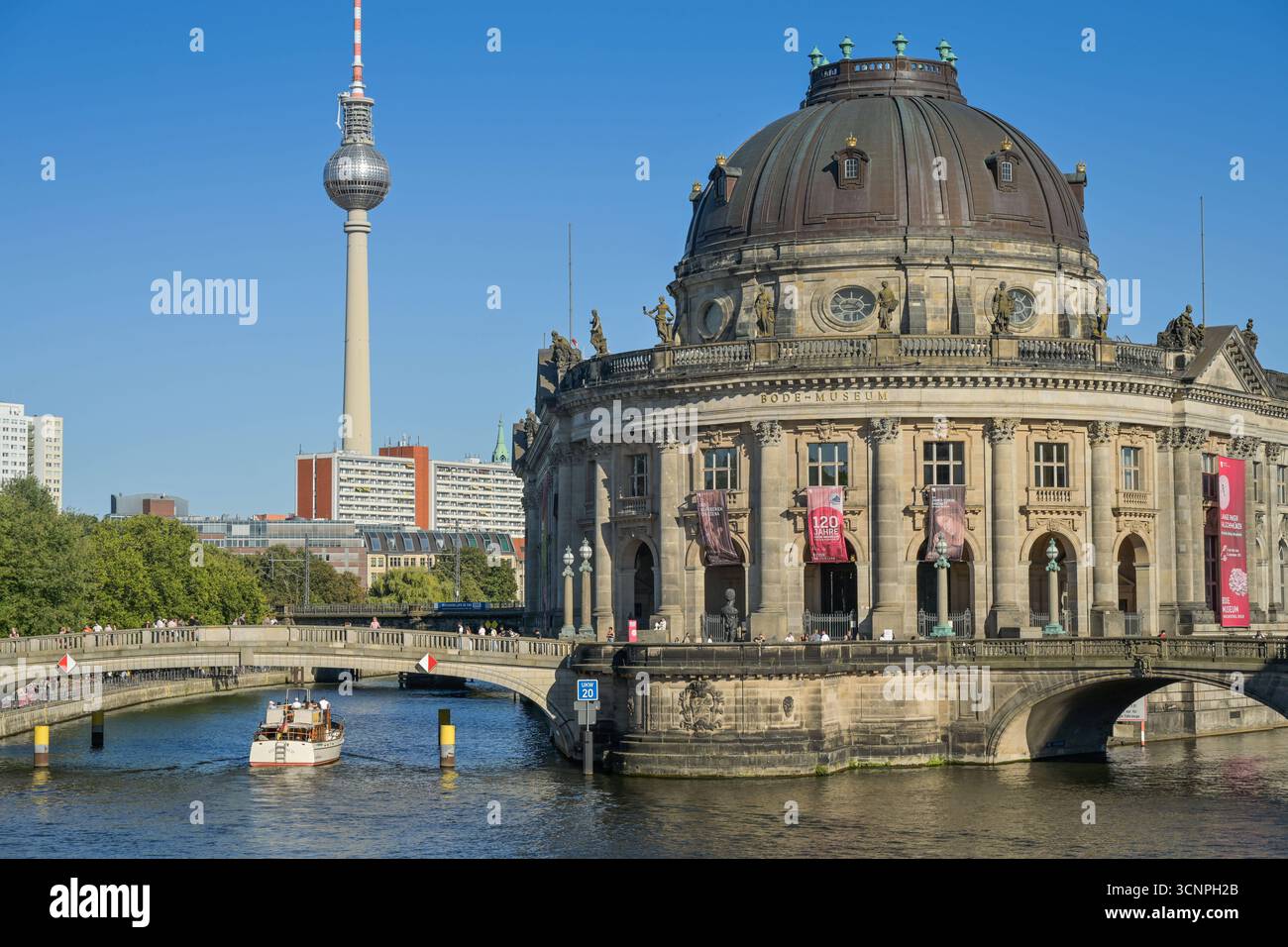 Bodemuseum Spree Museumsinsel Mitte Berlin Deutschland 