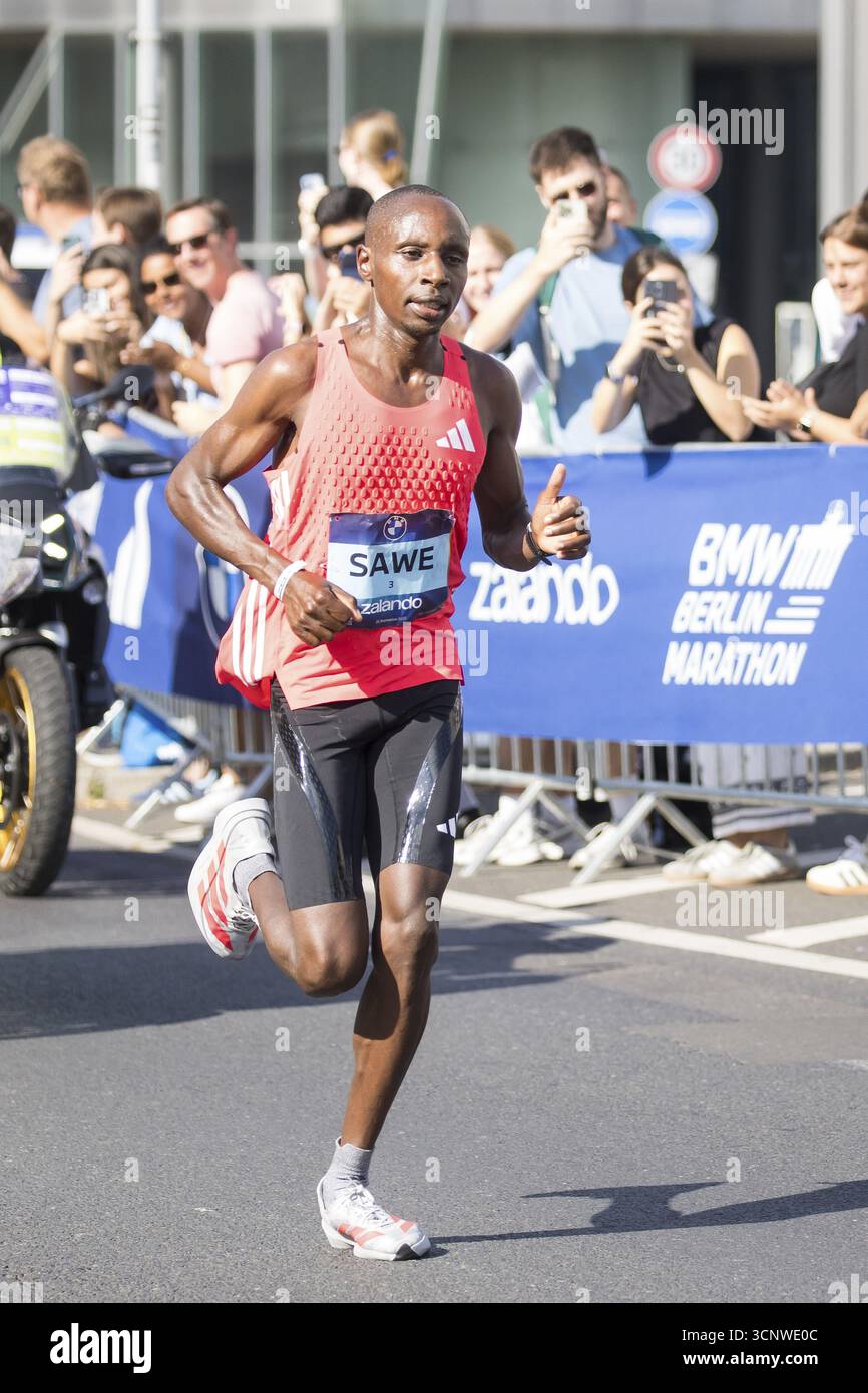 Winner of the 2025 berlin marathon hi-res stock photography and images ...