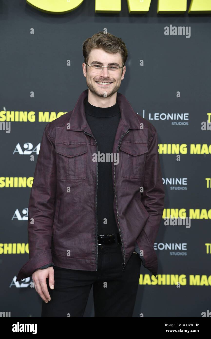 Linus Weber bei der Deutschlandpremiere von THE SMASHING MACHINE in ...