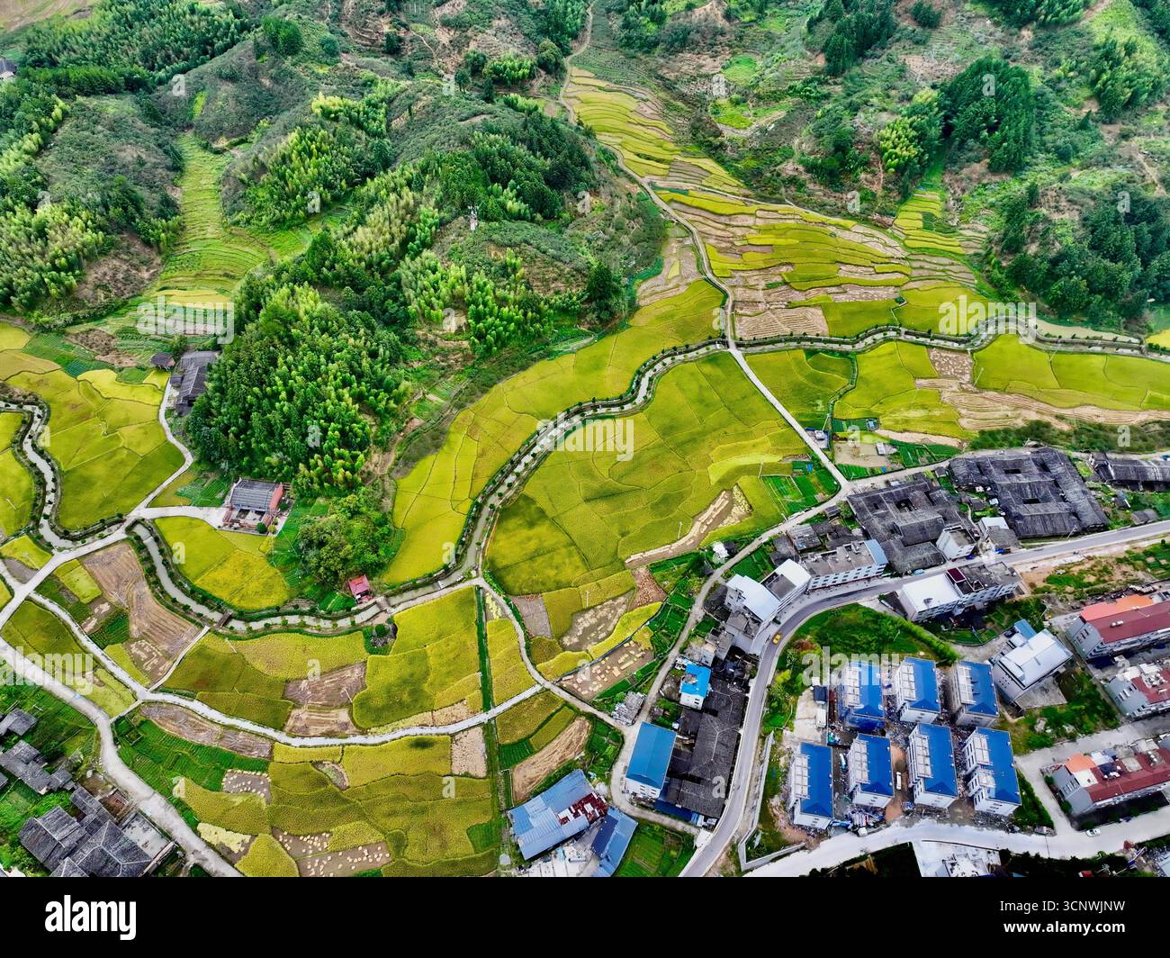 **CHINESE MAINLAND, HONG KONG, MACAU AND TAIWAN OUT** Aerial photo ...