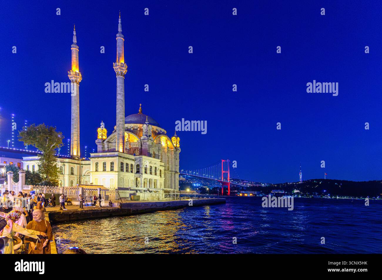Ortakoy Mosque at night, Istanbul, Turkiye Stock Photo - Alamy