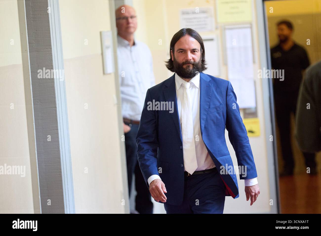 23 September 2025, Hamburg: Lawyer Ingo Bott, Block's defense attorney ...