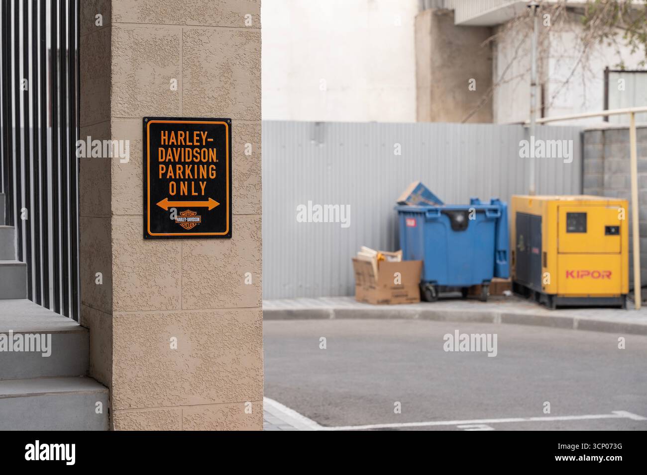 Harley davidson parking only sign hi-res stock photography and