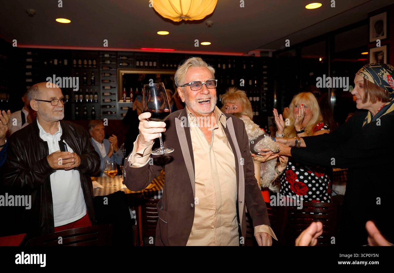 Rene Koch bei der Geburtstagsfeier zum 80sten Geburtstag von Rene Koch im Ristorante L Angelo in Berlin-Schöneberg. *** Rene Koch at Rene Kochs 80th birthday party at Ristorante L Angelo in Berlin Schöneberg Stock Photo