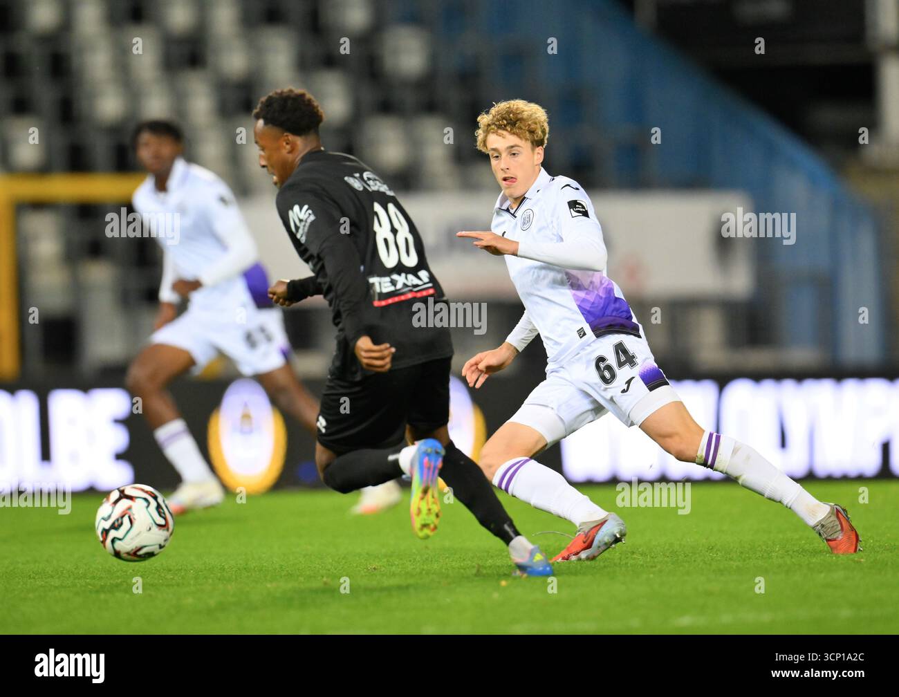 Olympic's Soudeysse Kari and RSCA Futures' Alexander de Ridder fight ...