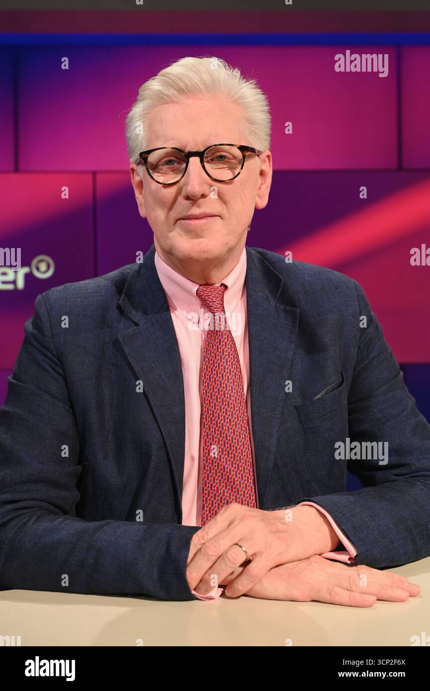 der phoenix-Moderator Theo Koll zu Gast in der ARD Talkshow ...