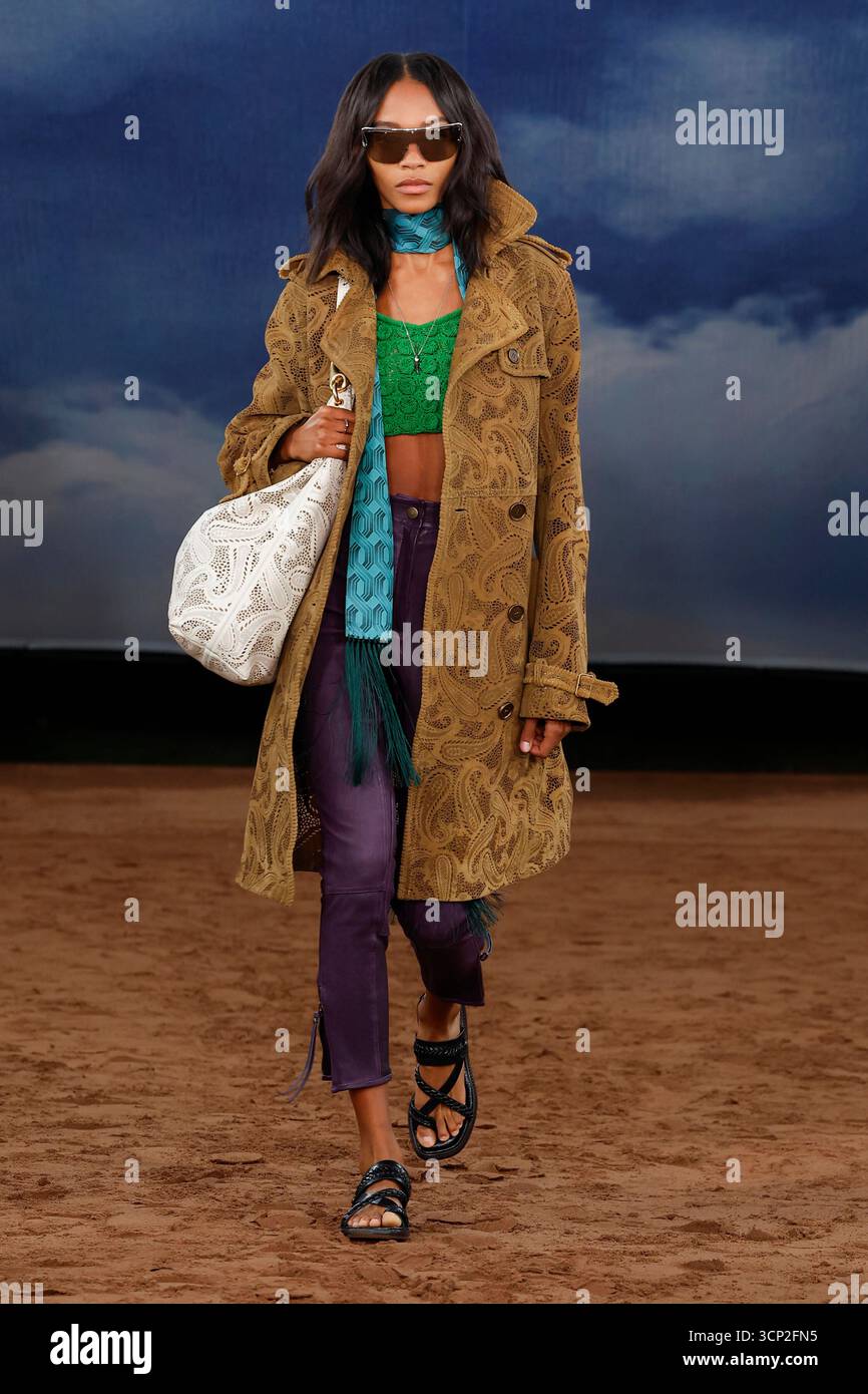 BURBERRY Spring-Summer 2026 runway during London Fashion Week on ...