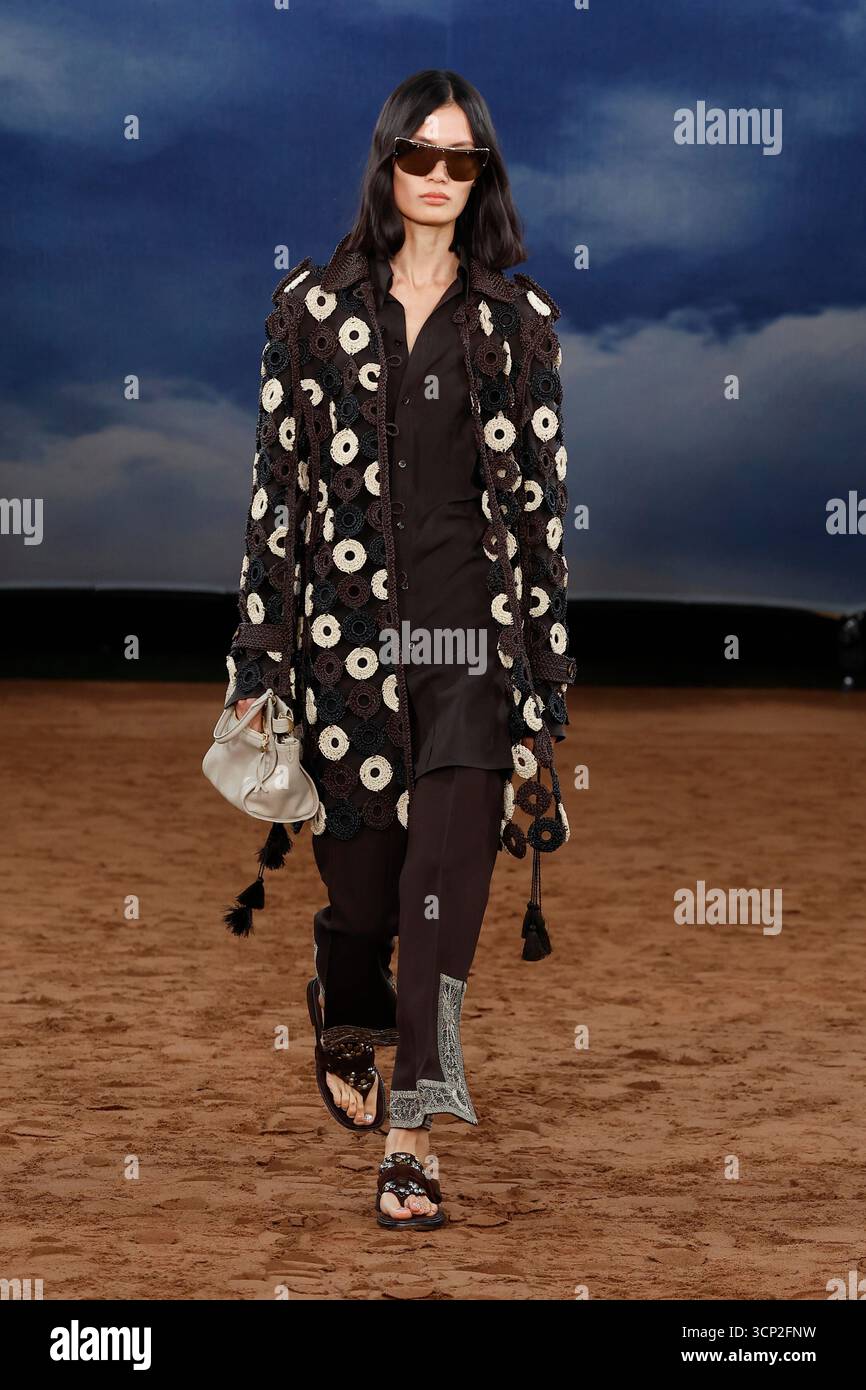 BURBERRY Spring-Summer 2026 runway during London Fashion Week on ...