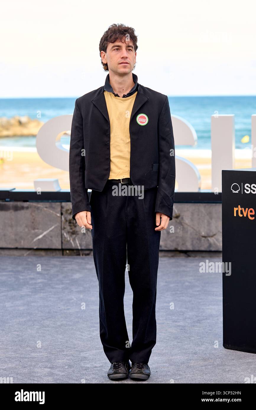 Alex Monner attends the photocall for ''La ruta: Volumen II Ibiza ...