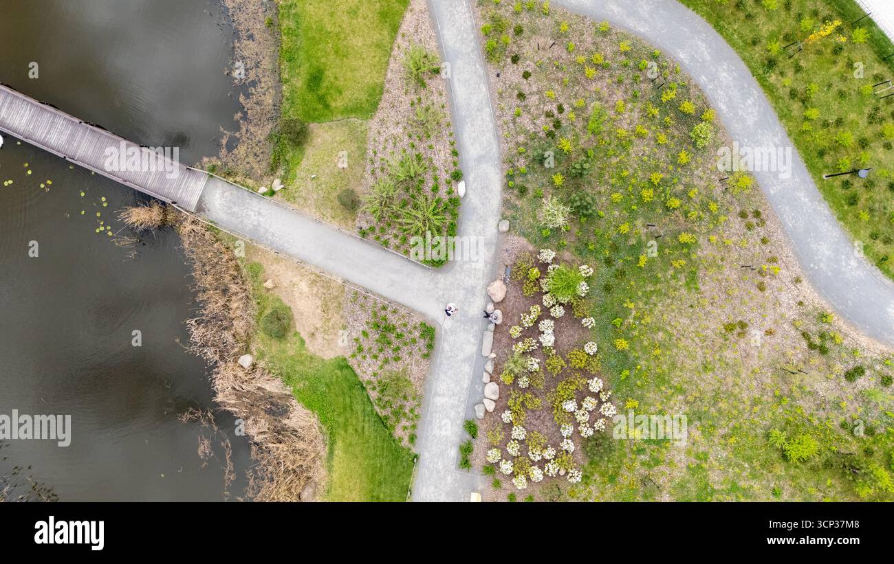 Greenery pathways hi-res stock photography and images - Alamy