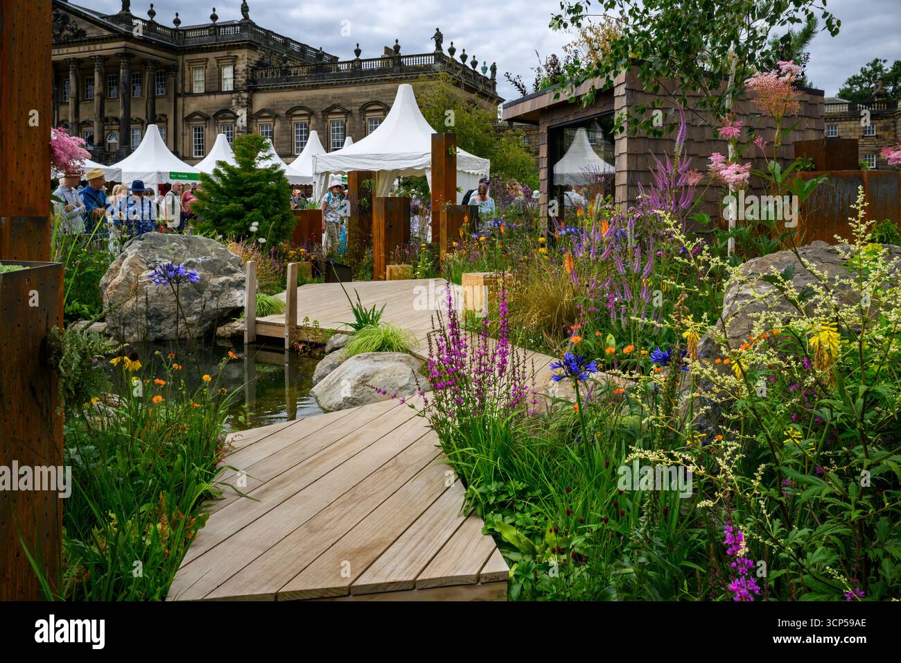 Drakkar's Drift colourful garden competition entry (water feature pool ...