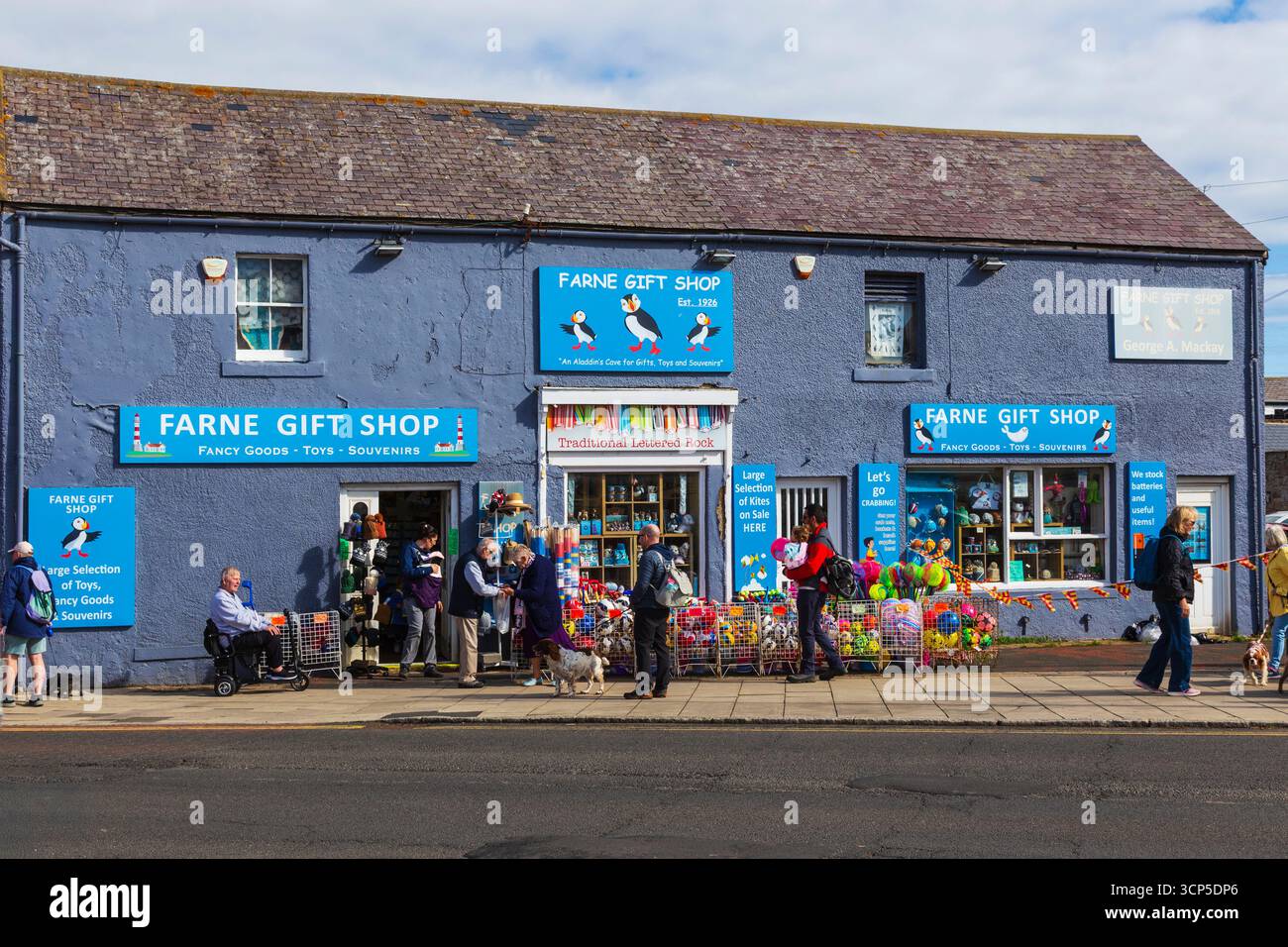 Farne gift shop hi-res stock photography and images - Alamy