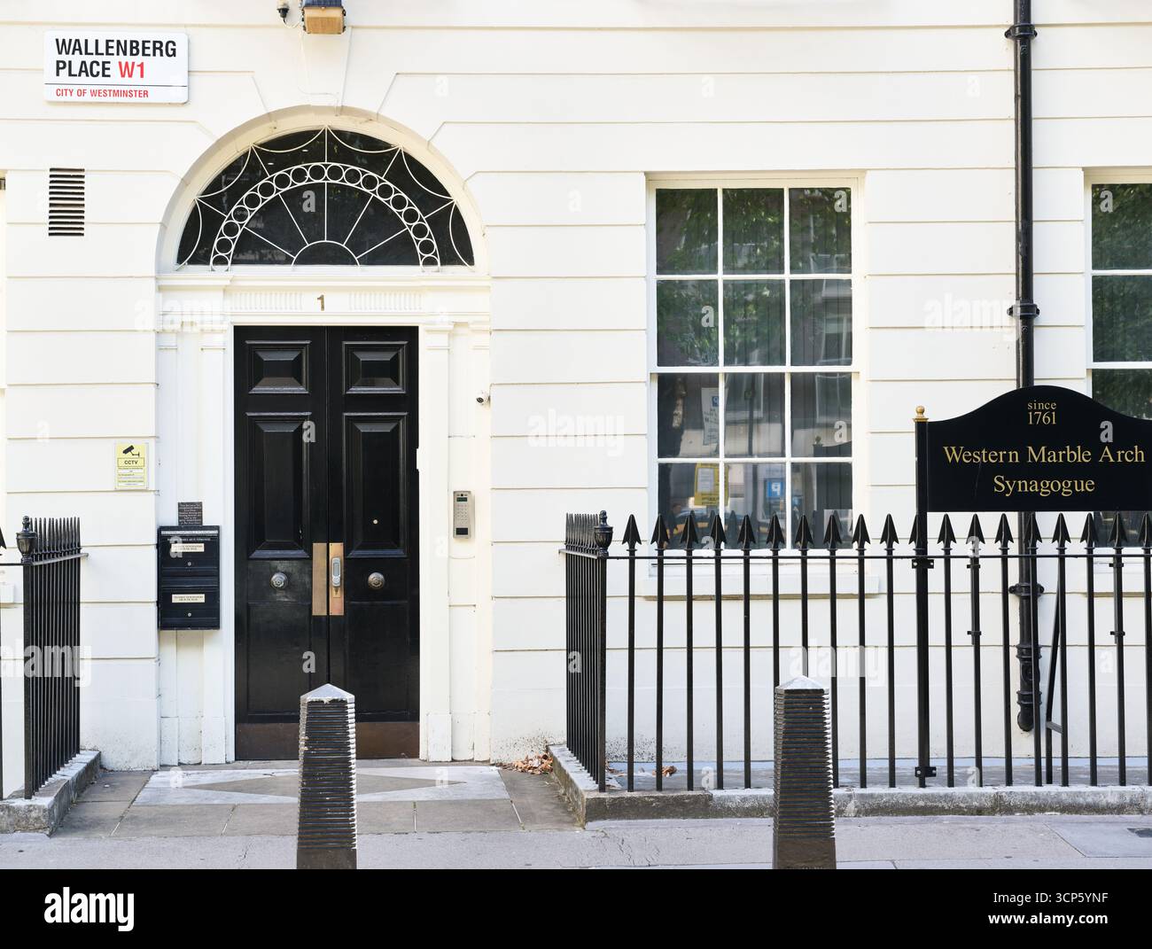 Synagogue uk hi-res stock photography and images - Page 2 - Alamy