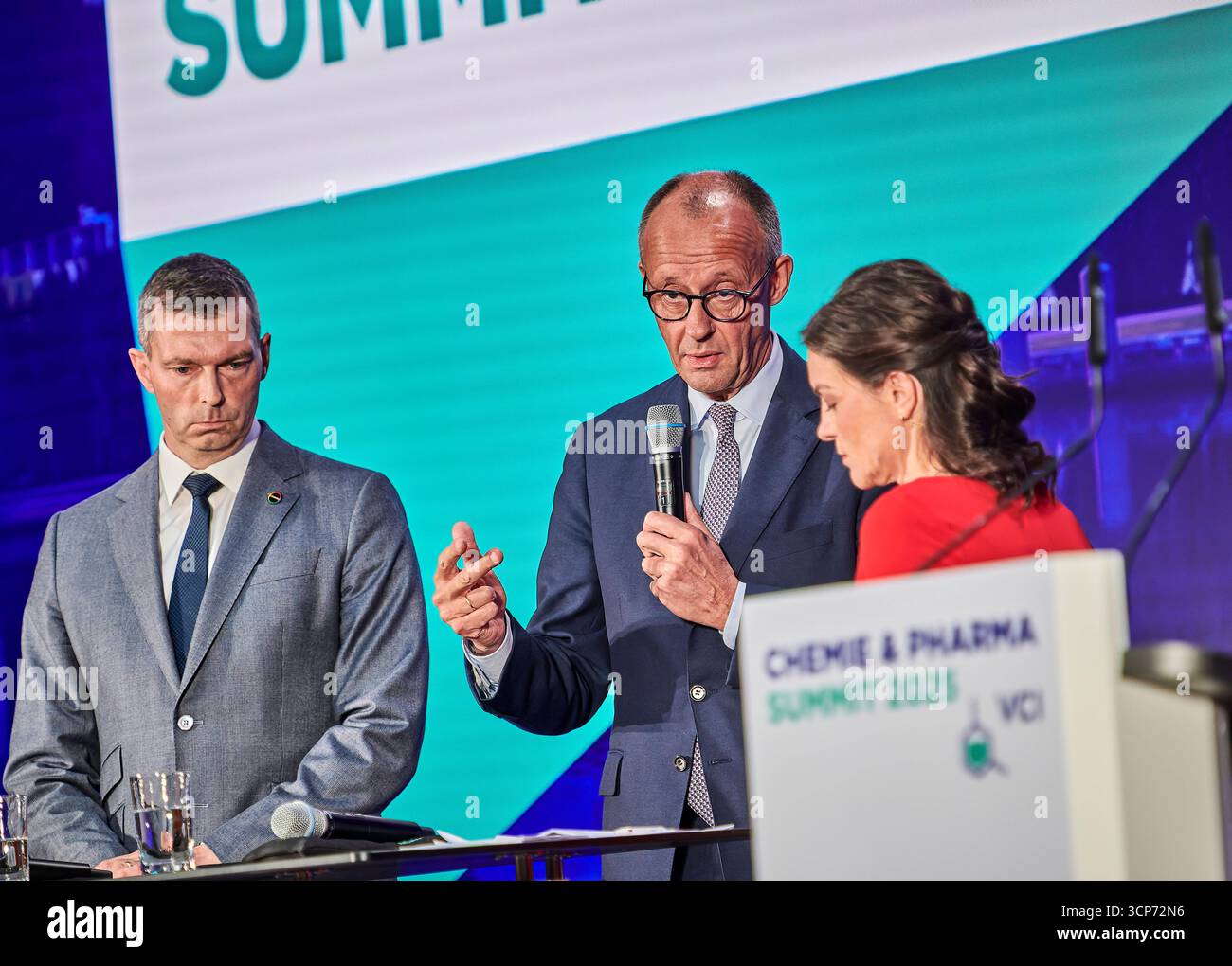 The "Swing State" Dilemma: The Challenge of Serbia