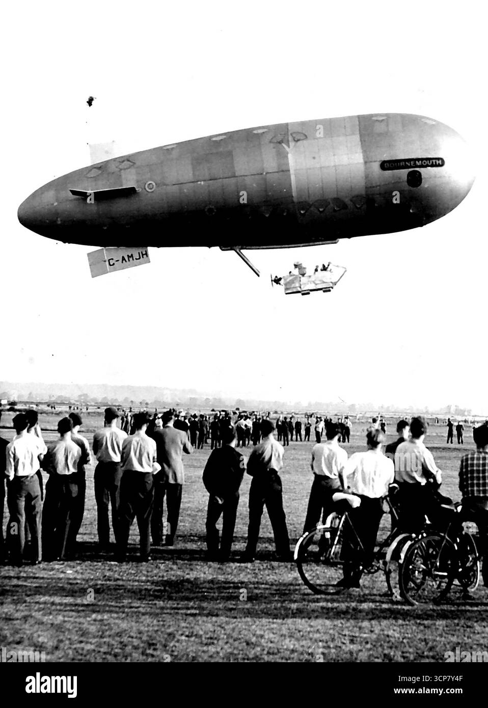 British airship r101 hi-res stock photography and images - Alamy