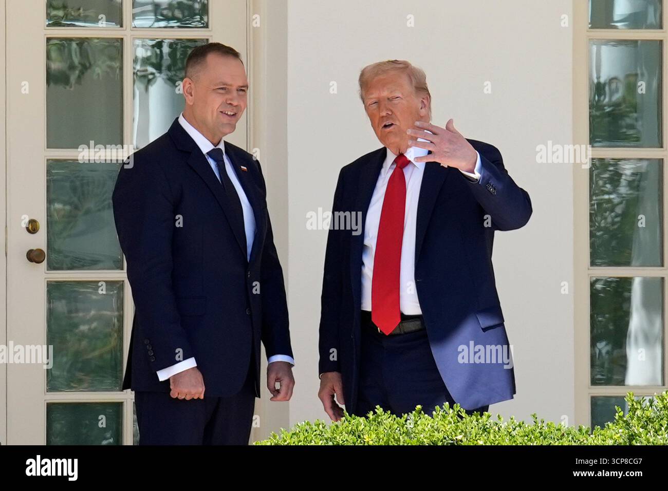 US President Donald Trump welcomes Polish president Karol Nawrocki to ...