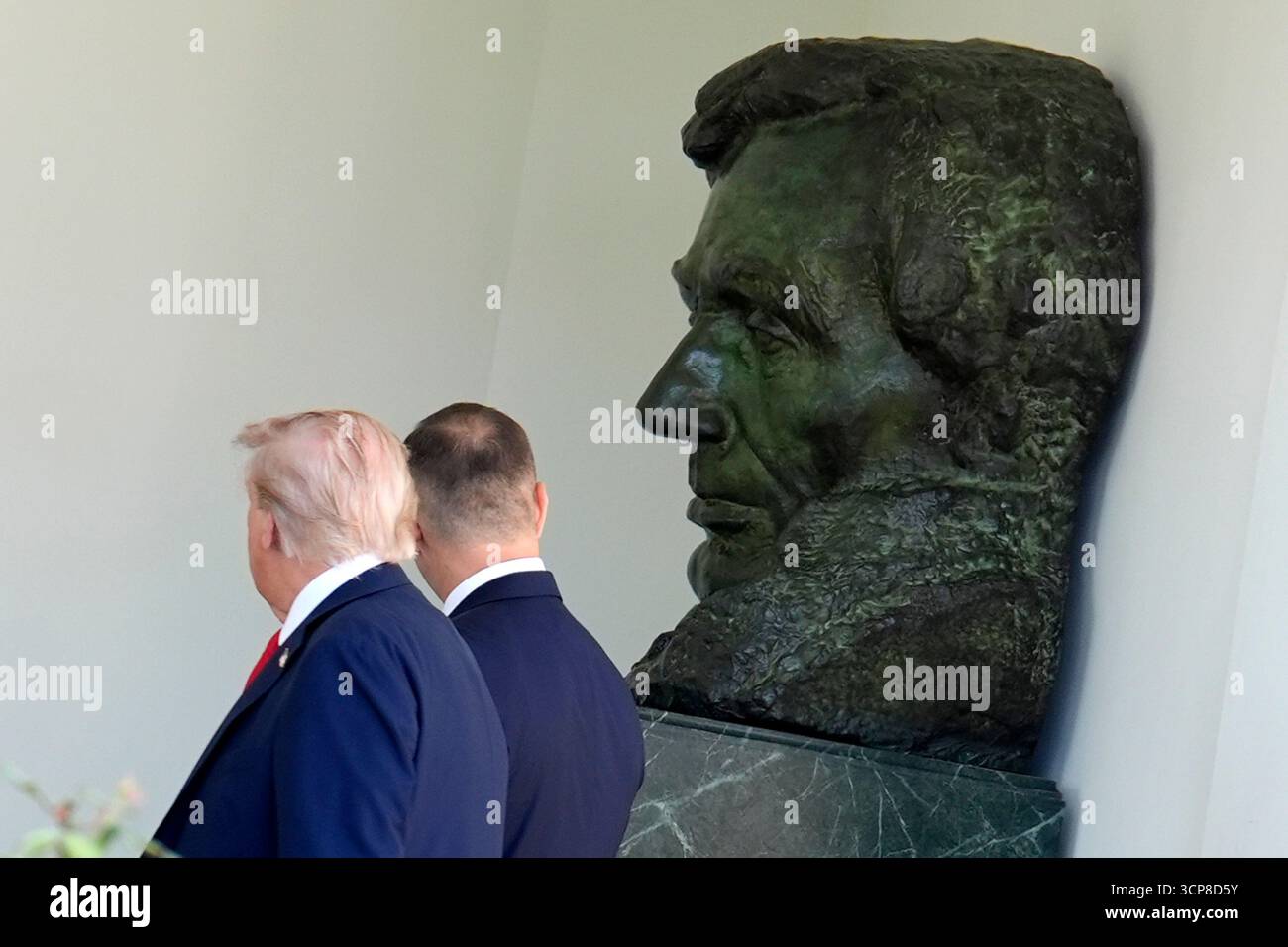 US President Donald Trump welcomes Polish president Karol Nawrocki to ...
