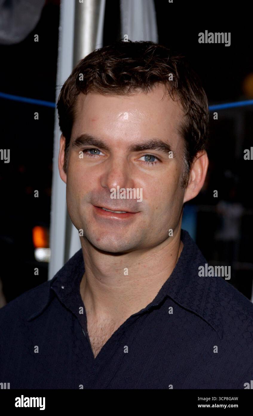 HOLLYWOOD, CALIFORNIA, USA: Race car driver Jeff Gordon attends the world premiere of 'Racing Stripes' at Grauman's Chinese Theatre in Hollywood, California on January 8, 2005. © Lee Roth / Roth Stock Archives Stock Photo