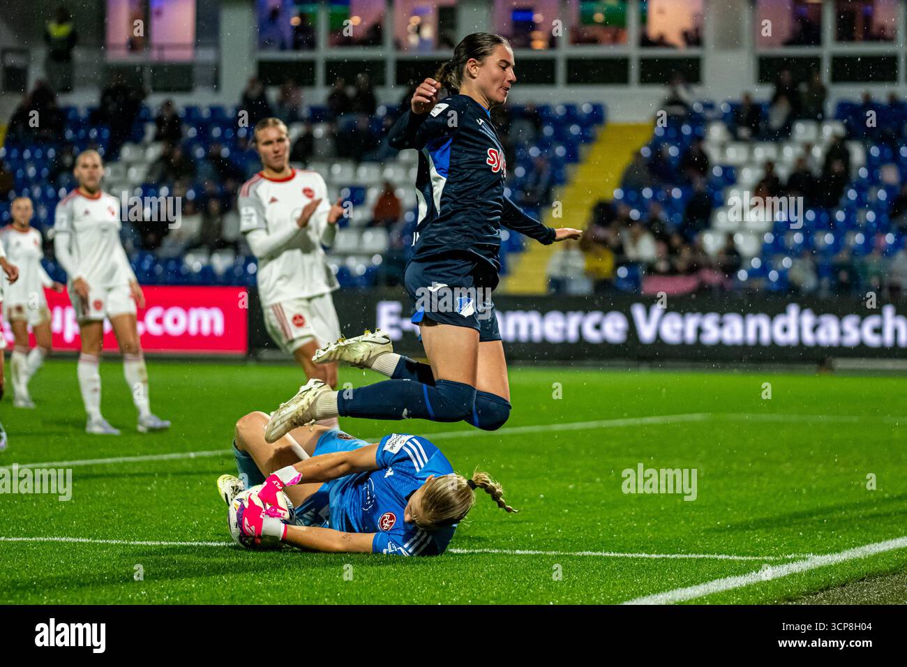 Parade von Larissa Rusek (21; FCN) GPFBL: TSG Hoffenheim gegen 1. FC N ...