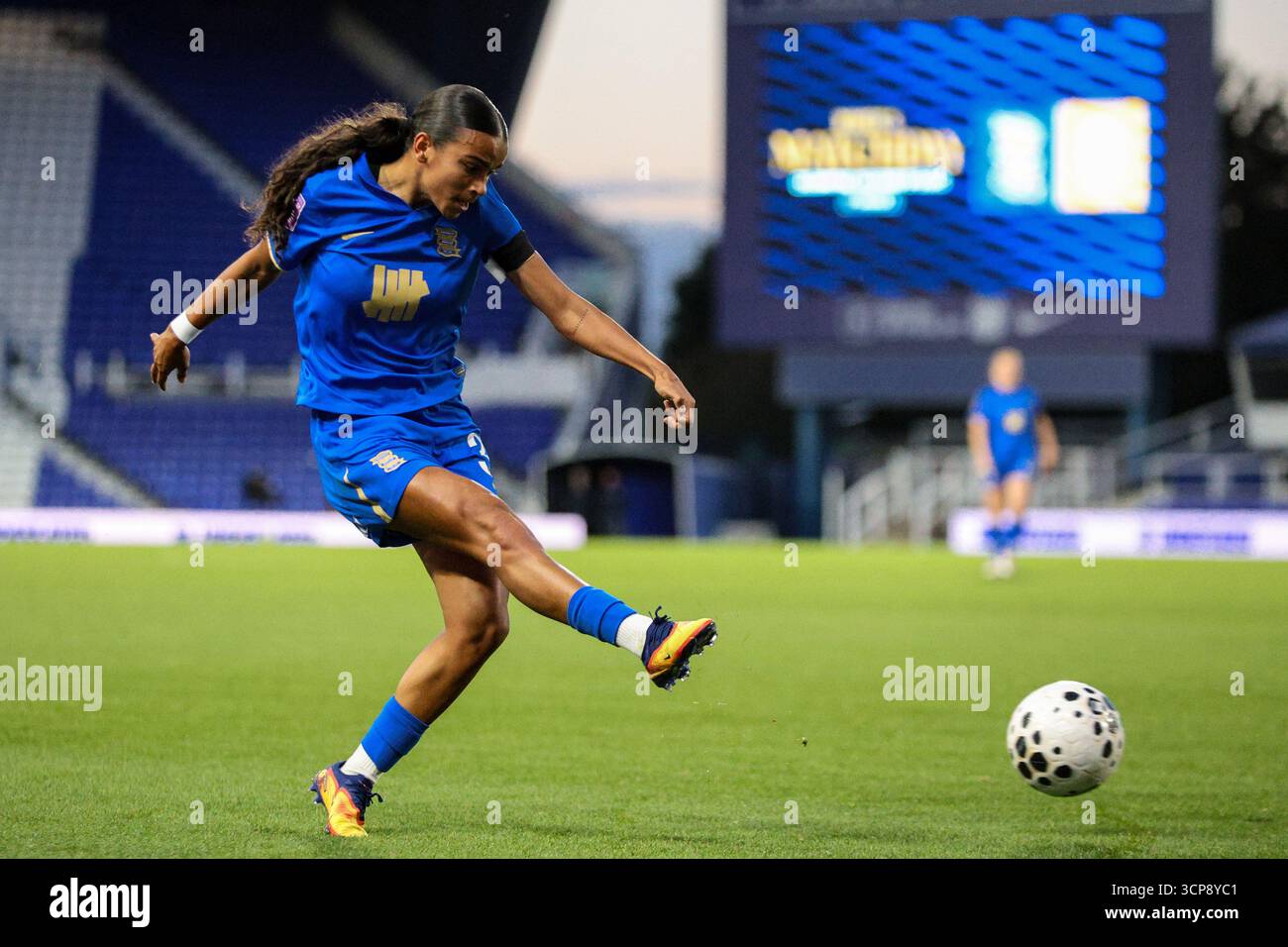 Ava Baker (32 Birmingham City) crosses the ball during the Subway ...